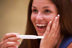سفارش تست تشخیص بارداری  دقیق‌ترین نتیجه آزمون بارداری، دو روز قبل از شروع قاعدگیBaby chek